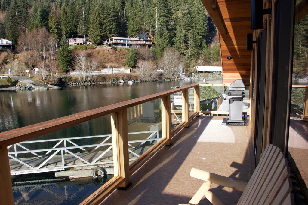 Brown'S Bay Resort Campbell River Room photo