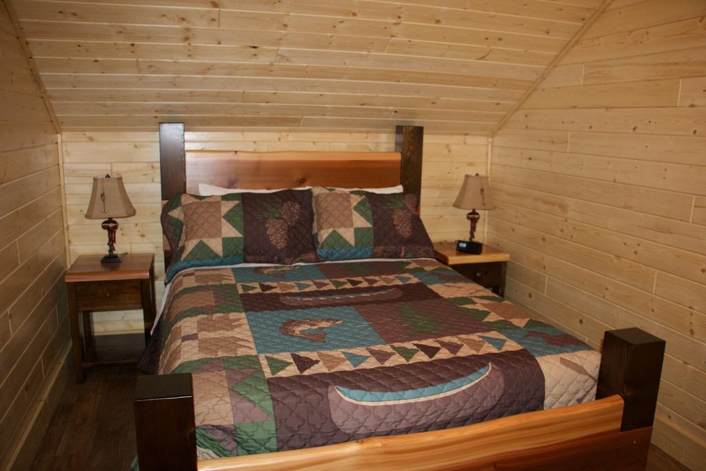 Brown'S Bay Resort Campbell River Room photo