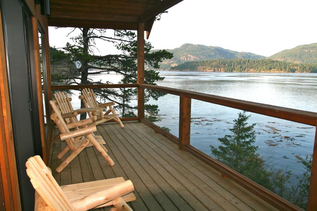 Brown'S Bay Resort Campbell River Room photo