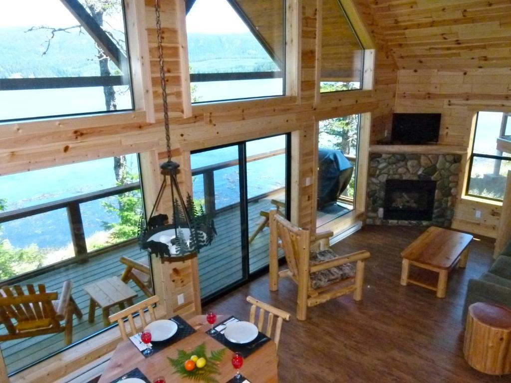 Brown'S Bay Resort Campbell River Room photo