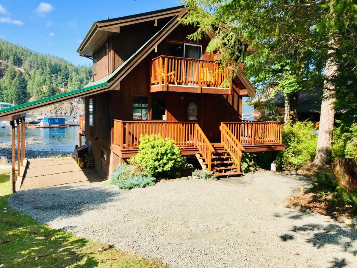 Brown'S Bay Resort Campbell River Exterior photo